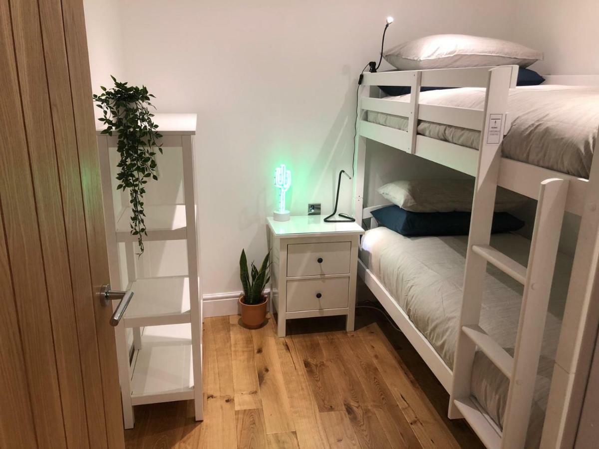 Central Bright 3 Bed Flat With Pool & Parking EDI Exterior foto