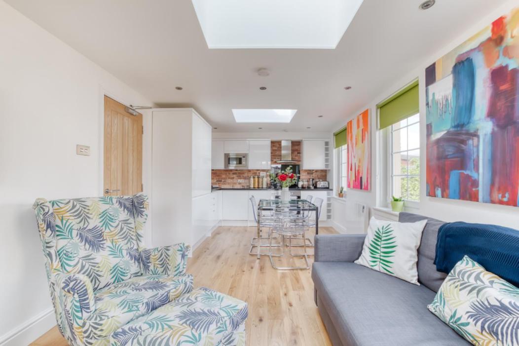 Central Bright 3 Bed Flat With Pool & Parking EDI Exterior foto