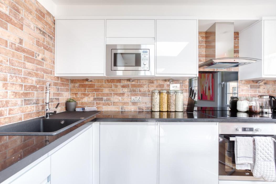 Central Bright 3 Bed Flat With Pool & Parking EDI Exterior foto