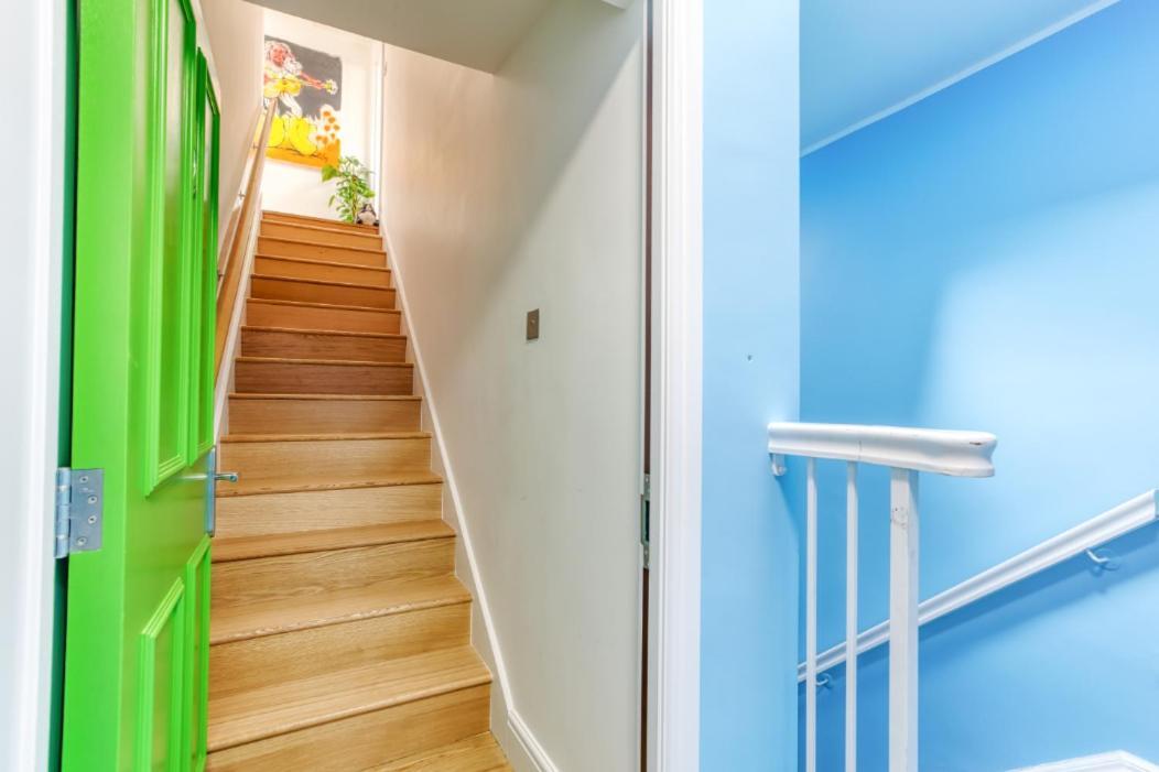 Central Bright 3 Bed Flat With Pool & Parking EDI Exterior foto