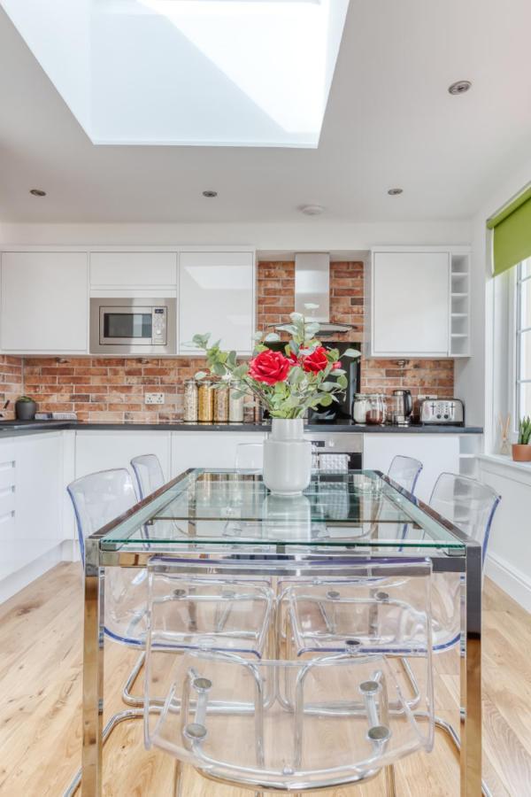 Central Bright 3 Bed Flat With Pool & Parking EDI Exterior foto