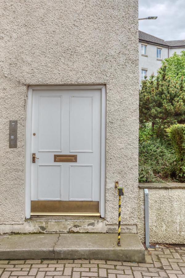 Central Bright 3 Bed Flat With Pool & Parking EDI Exterior foto